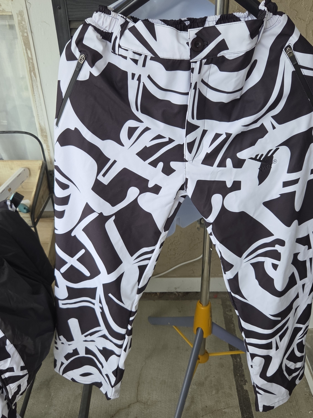 Unisex Small Oversizef Black & White Graphic Ski Snowboaring Pants
